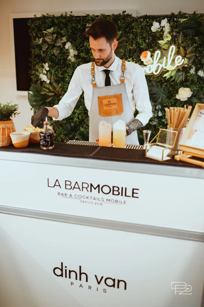Services de Bar à Cocktails Mobile Haut de Gamme à Lyon pour Entreprises 