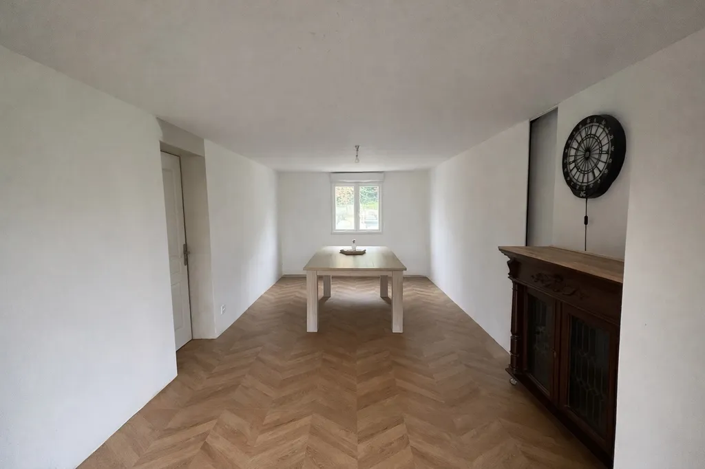 À vendre maison ancienne de 210m² sur un terrain de 5000m² située au Thuit-Signol