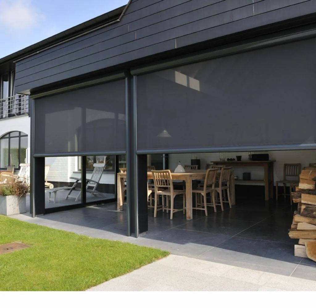 Store intérieur  a enroulement sur mesure a Bandol dans le 83