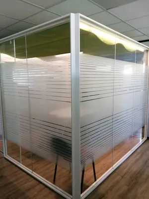 Films occultants et décoratifs salle de réunion à Carros 06