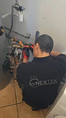 Maintenance circuit hydraulique panneau solaire hybride PVT à Saint-Maximin-la-Sainte-Baume dans le Var  : solliciter une intervention rapide d'expert