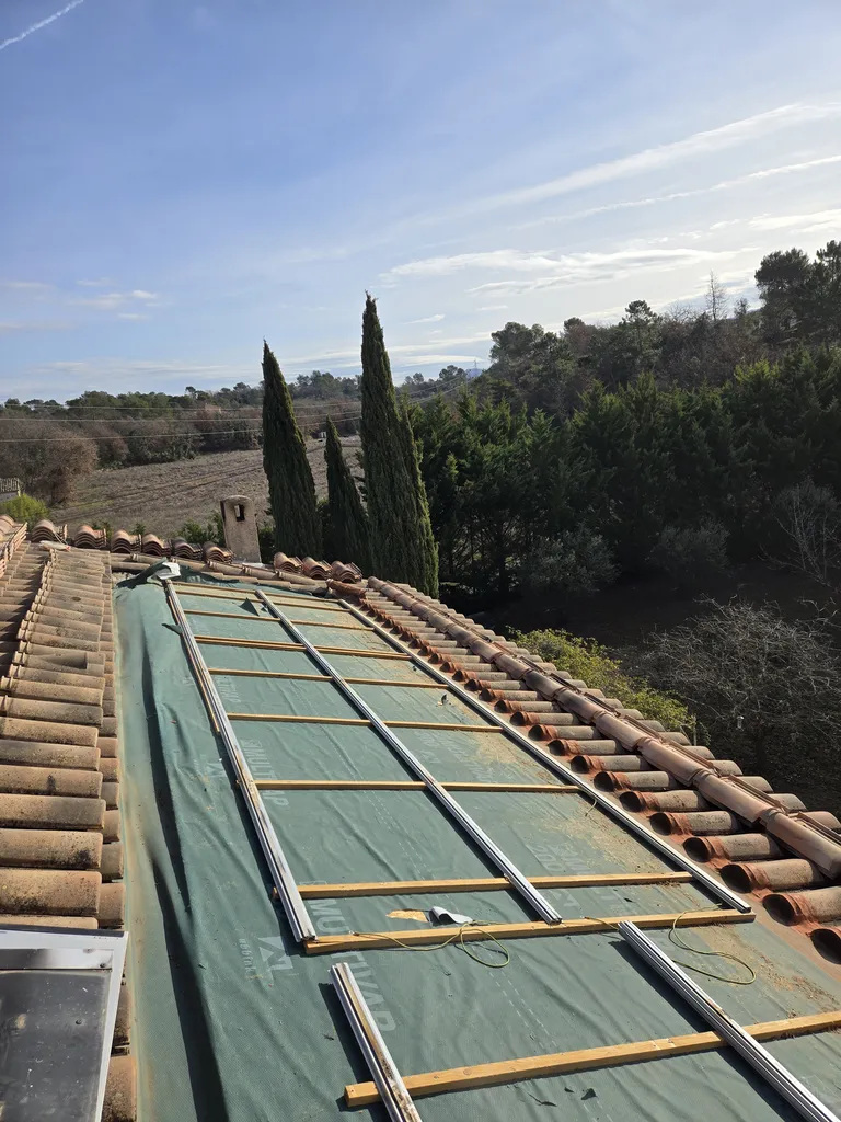 Rénover une installation photovoltaïque 3 kWc en surimposition à Tourves dans le Var