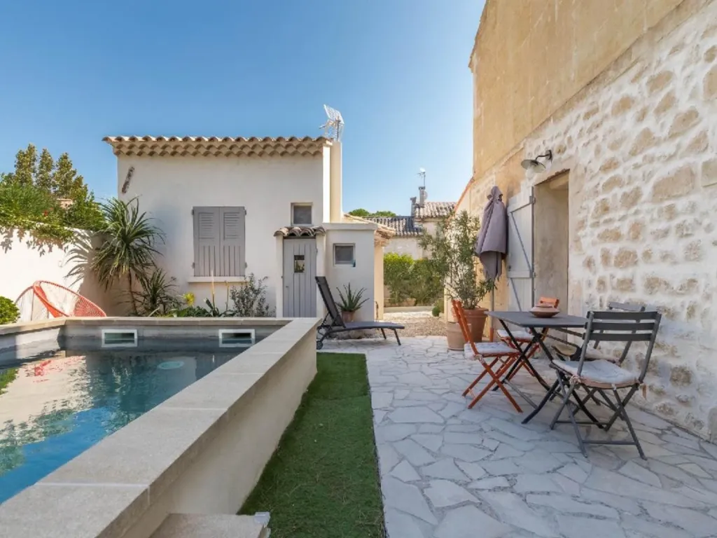 Jolie maison à Paradou avec piscine