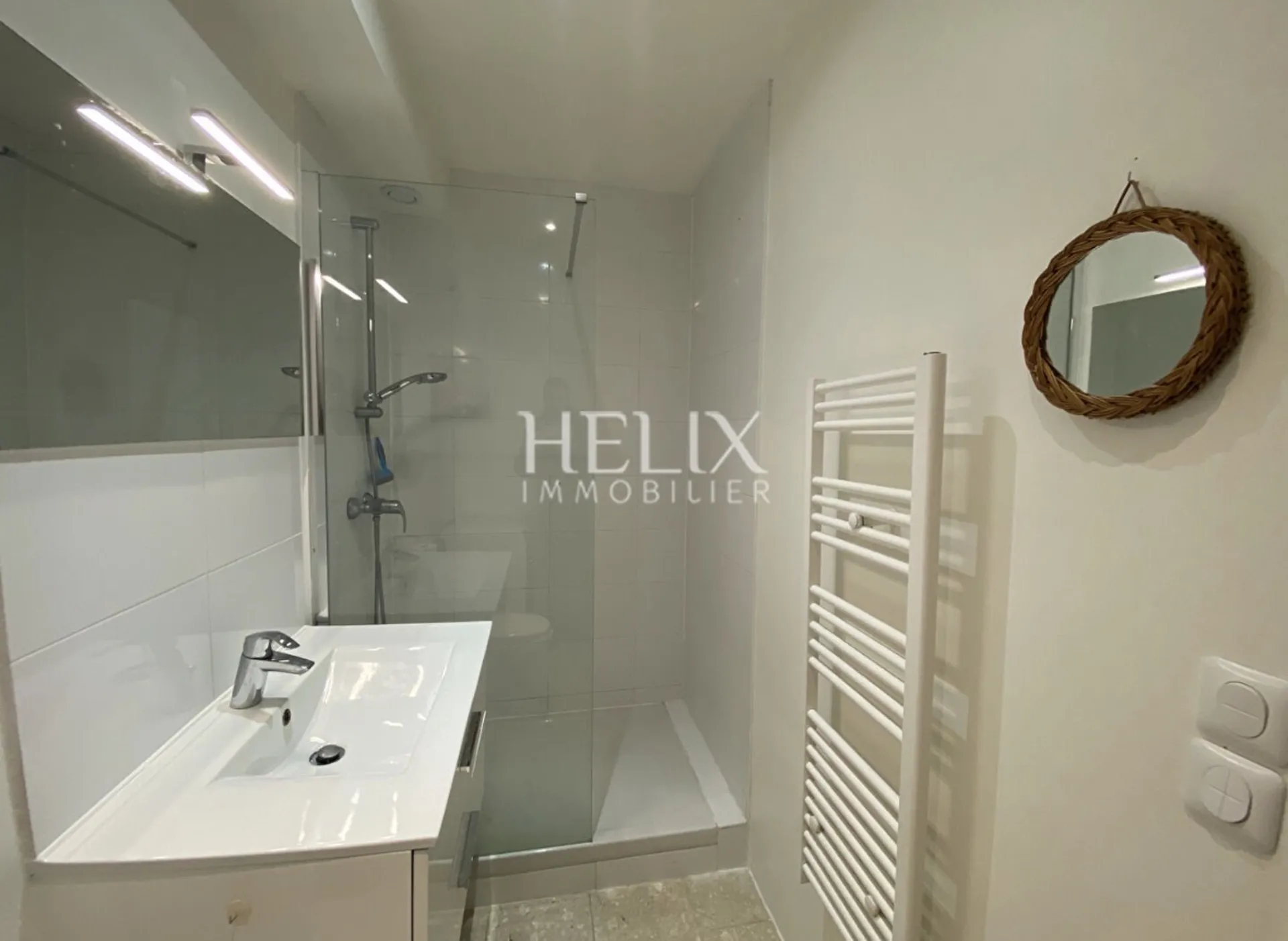 Exclusivité Le Pecq (quartier Cité) – Charmante maison meublée 2 pièces avec mezzanine, terrasse et jardin partagé