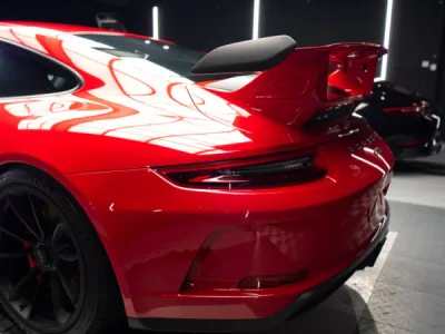 Gloss Obsession à Vannes : Protégez Votre Porsche 911 991 GT3 avec le film de protection de carrosserie automobile  XPEL !