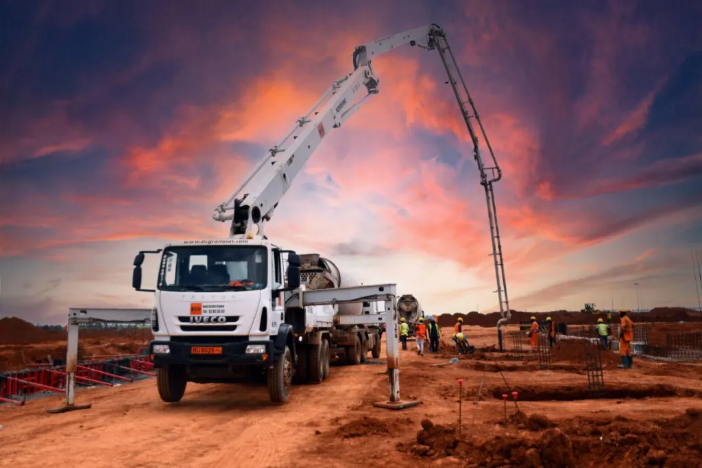 Camion pompe à béton SCHWING S36X