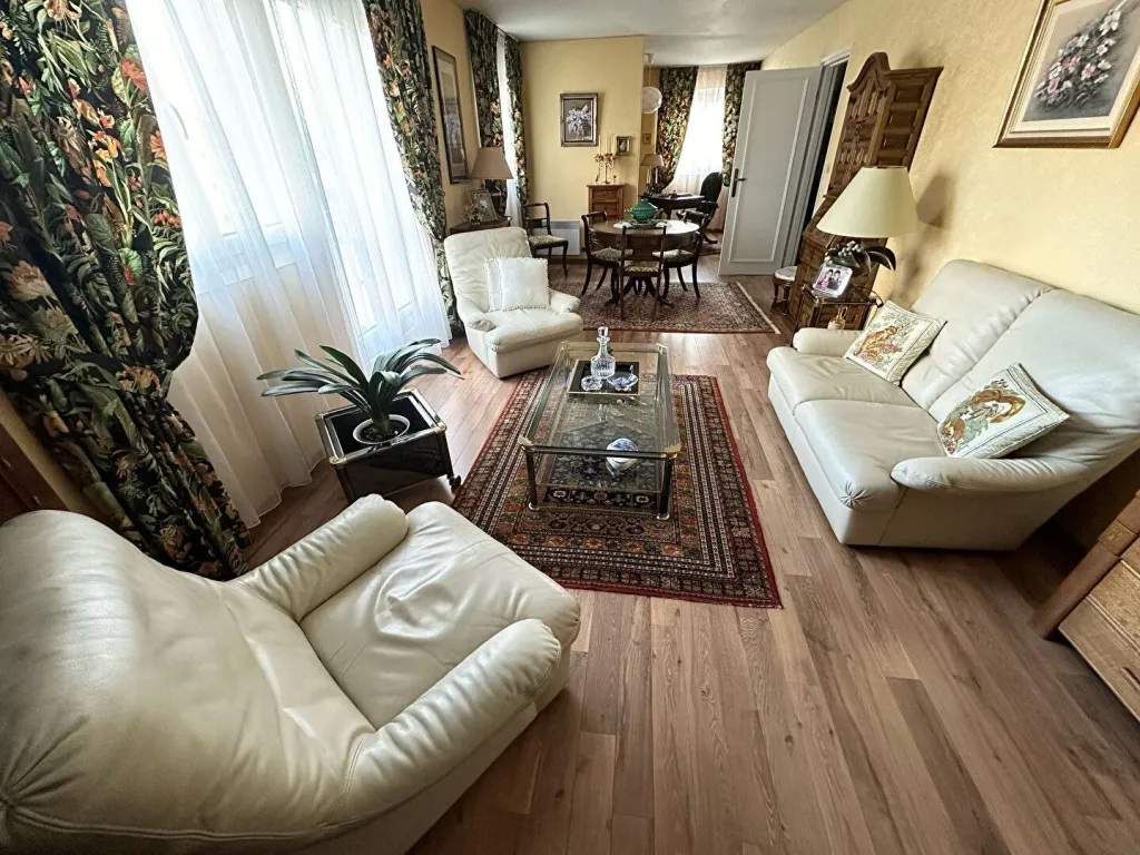 A vendre appartement T3 avec ascenseur  de 76 m² au 2eme étage sur la commune de ELBEUF 76500