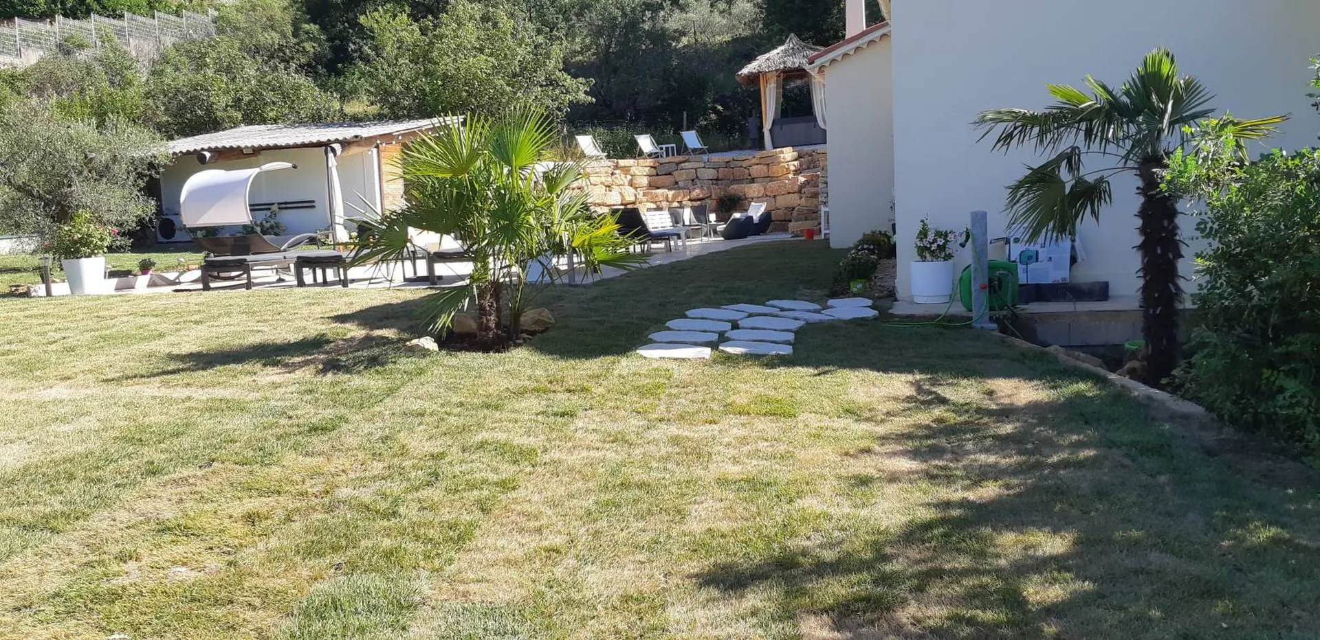 trouver un paysagiste pas cher toulon pour création pelouse