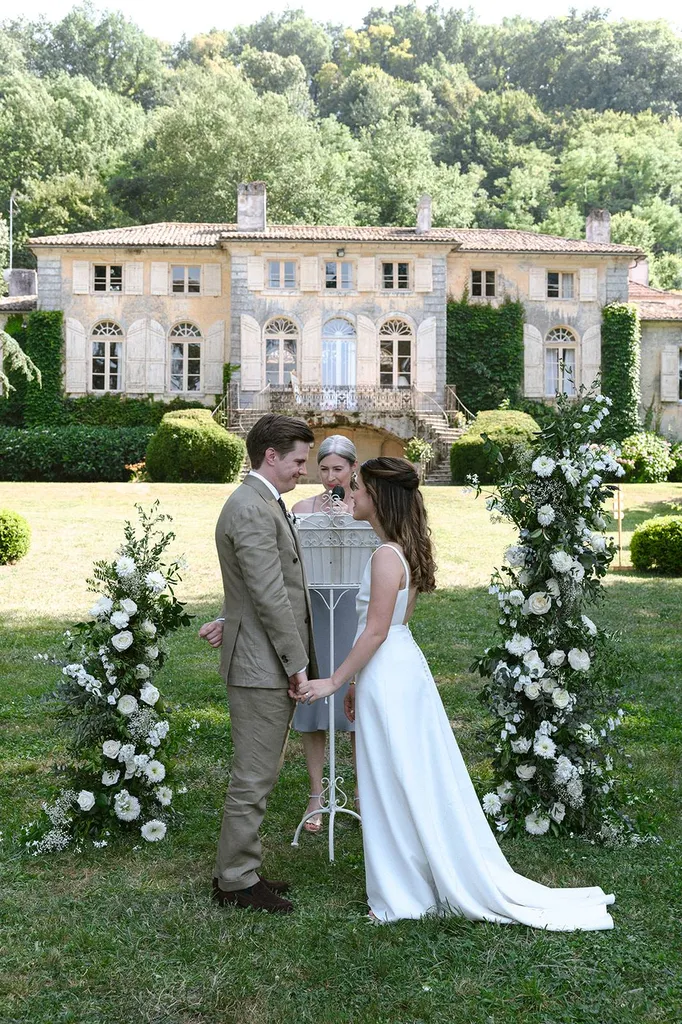 Alice et Jonas : Un mariage chic et élégant au domaine de Perrotin à Saint Emilien - Les Mariages de Mademoiselle L - Daria Walter