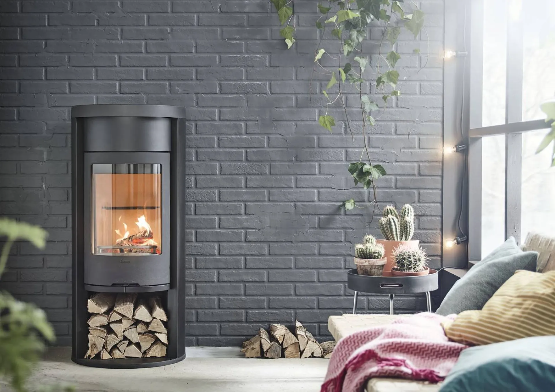 poêle à bois Scandinave rond à grande vision