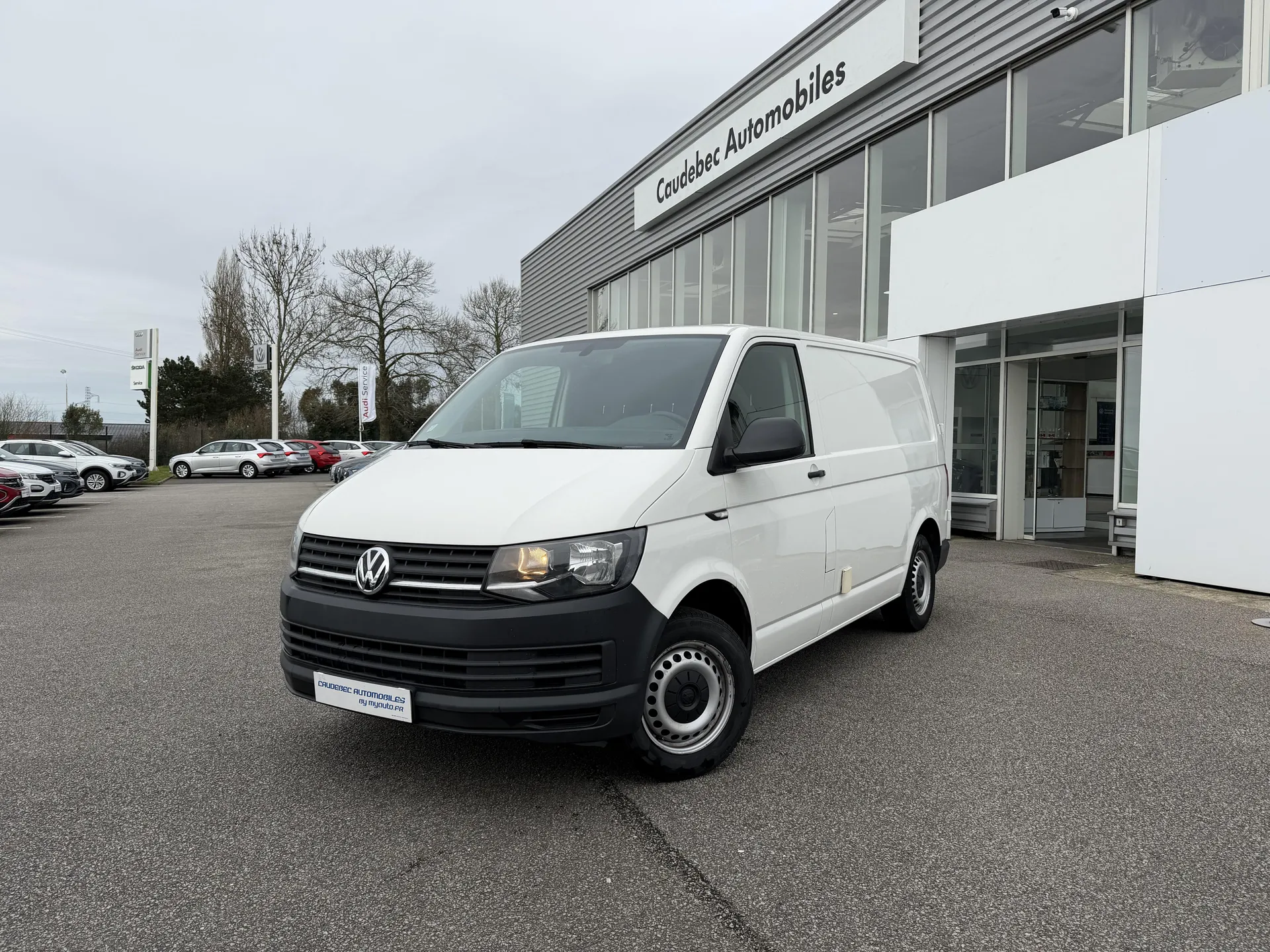 Vente utilitaire occasion Volkswagen Transporter Business Line diesel à prix attractif chez Caudebec Automobiles proche du Havre et de Rouen