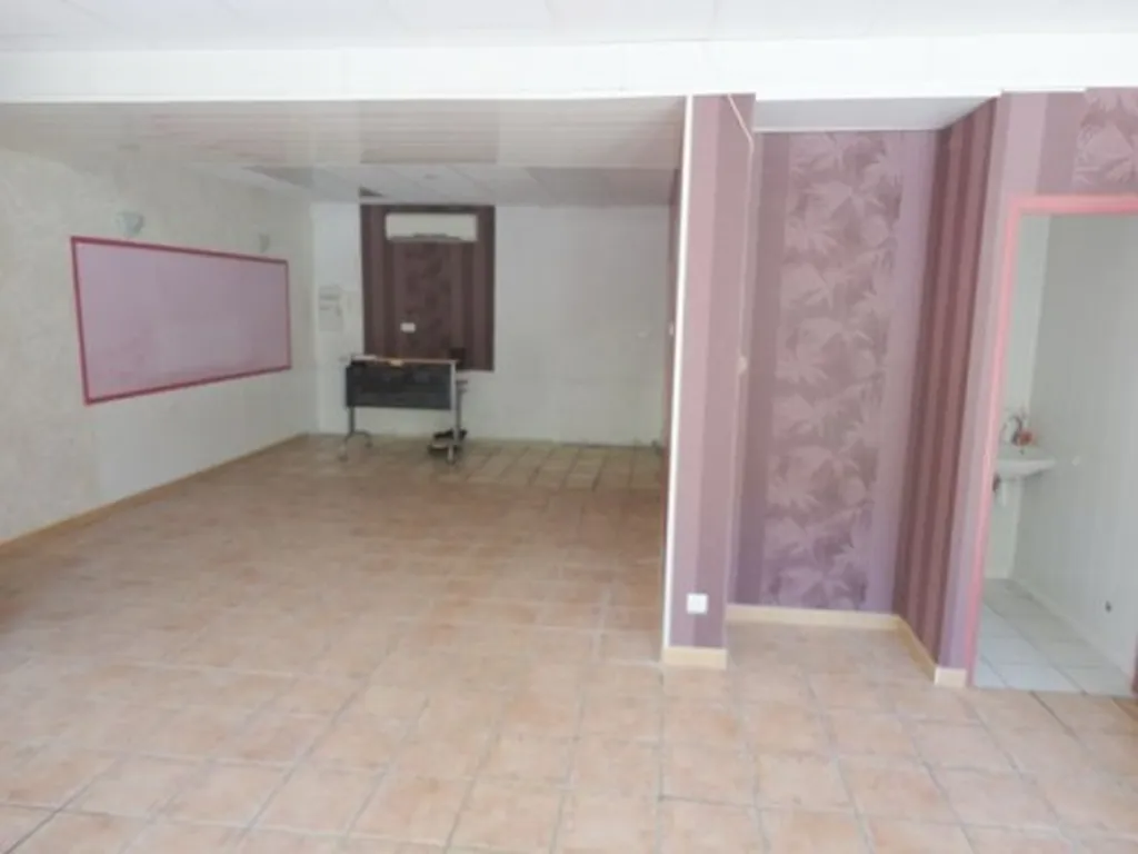 CARNOUX LOCAL COMMERICIAL EN VENTE