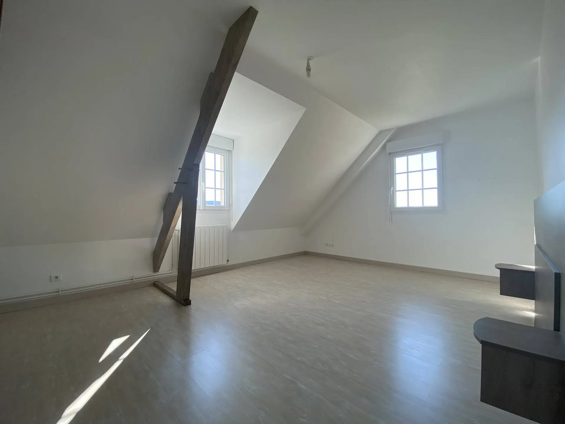 A vendre maison avec 4 chambres, grand séjour et située au calme d'un lotissement, proche de Saint-Nicolas-d'Aliermont.