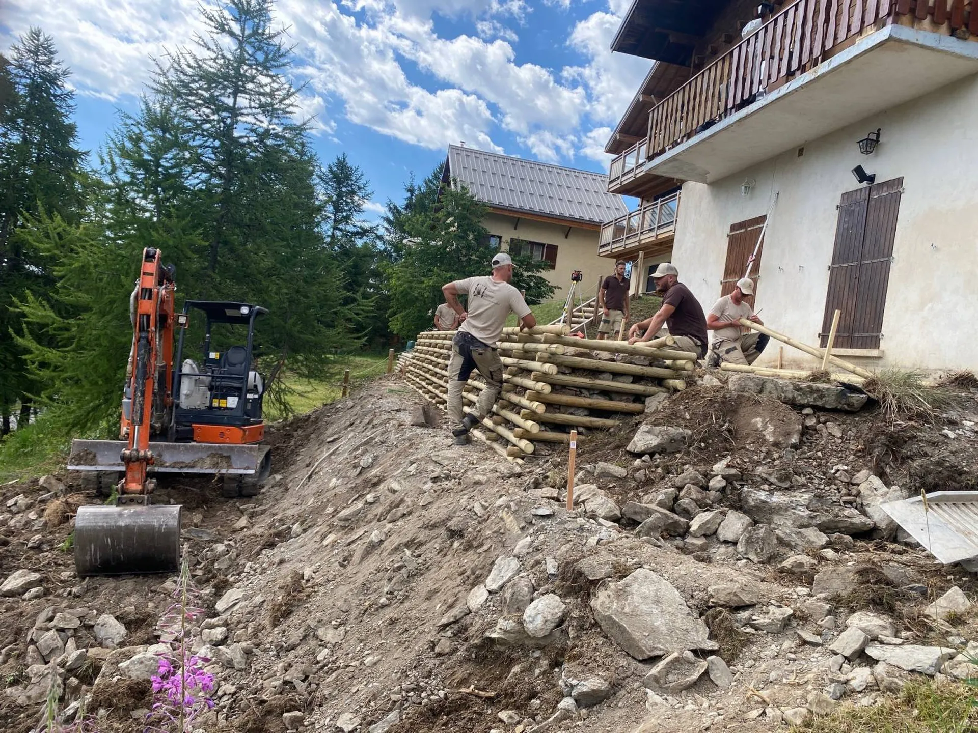Réalisation de soutenement de talus avec gabion bois à Valberg