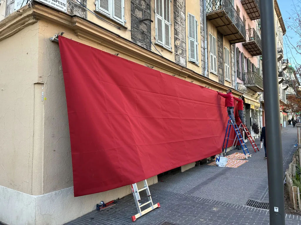 Réparation et Réentoilage de Stores Extérieurs - Nice