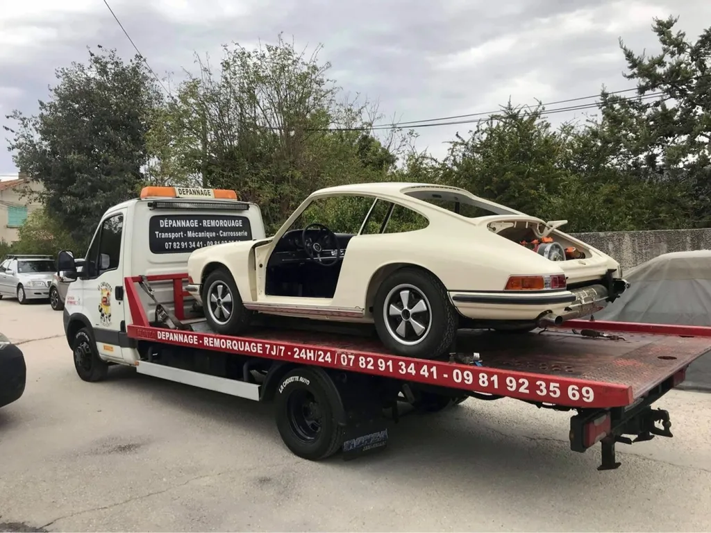 Transport de véhicule avec dépanneuse sur Marseille et ses alentours avec Platinum Carrosserie