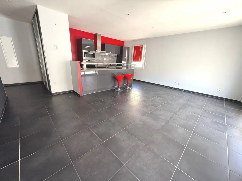 A vendre T4 dans copropriété fermée avec piscine