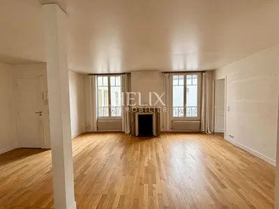 Appartement avec le charme de l'ancien en plein coeur de Saint Germain En Laye 3 pièce(s) 62M2.