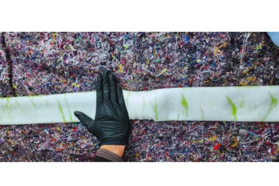 Imprégnation de la gaine avec le mélange époxy pour réparer une canalisation détériorée dans une maison dans le gard 