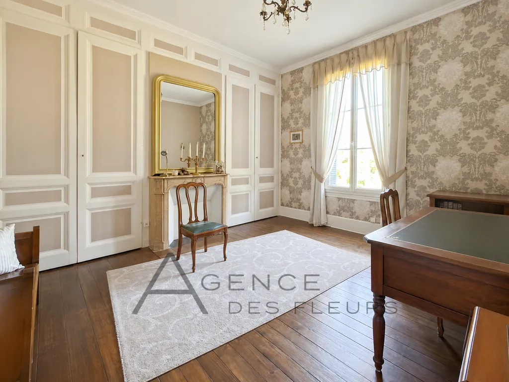 À vendre, propriété d'exception de 265 m² sur un terrain de 5200 m² située à LA SAUSSAYE 27370