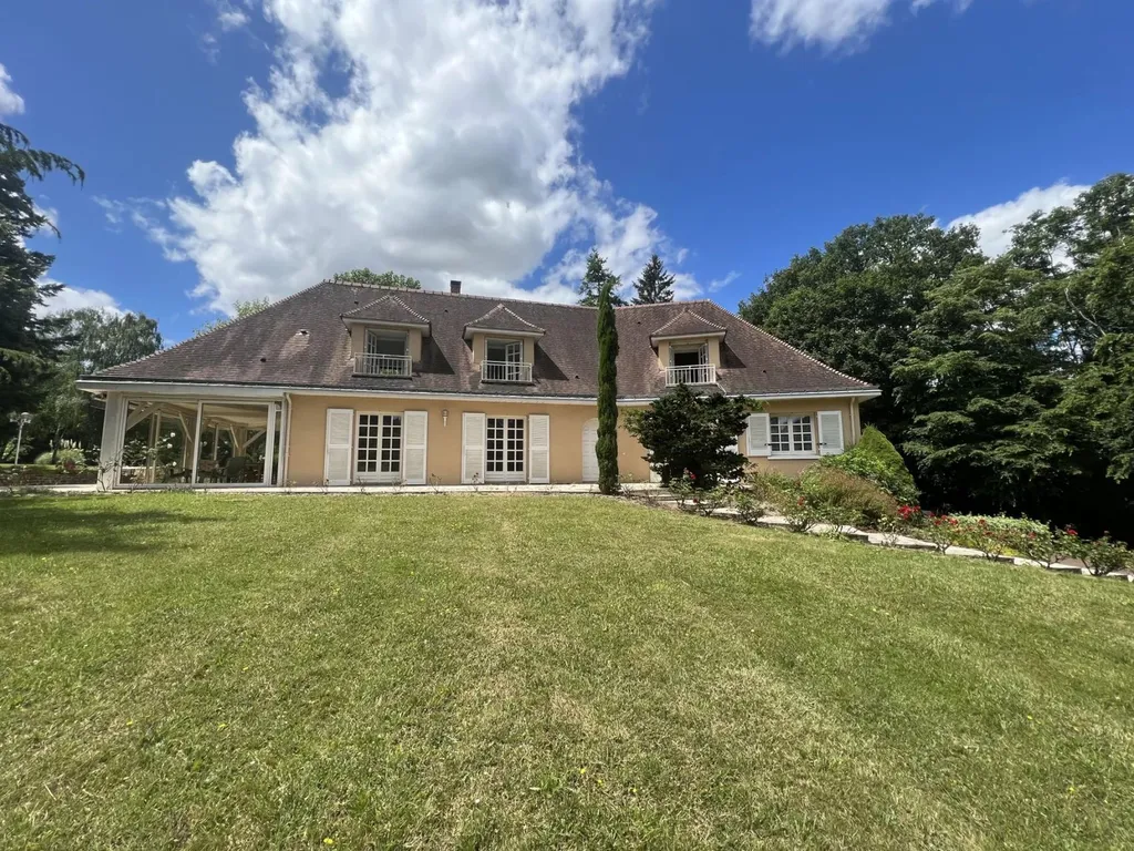 propriété à vendre avec 6 chambres à savigné l'eveque en sarthe