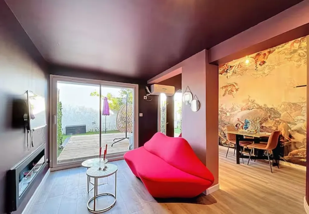 Garage transformé en love room premium à Gradignan près de Bordeaux