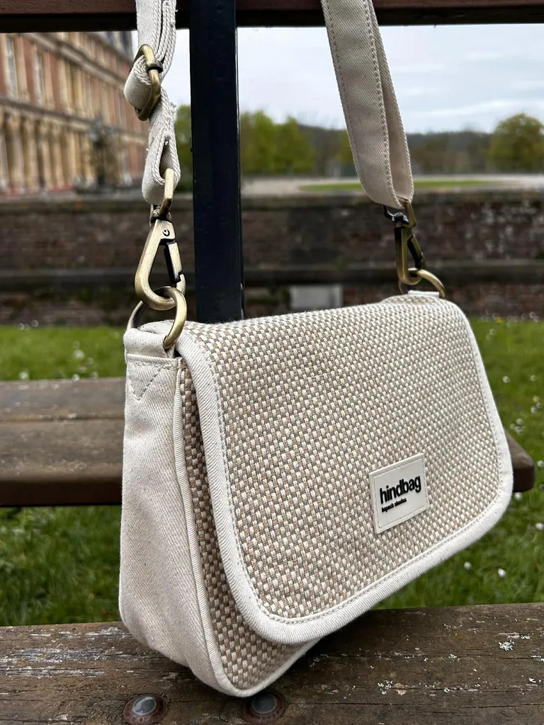 Sac bandoulière Hindbag Margault Tressage écru chez Evasion à Eu