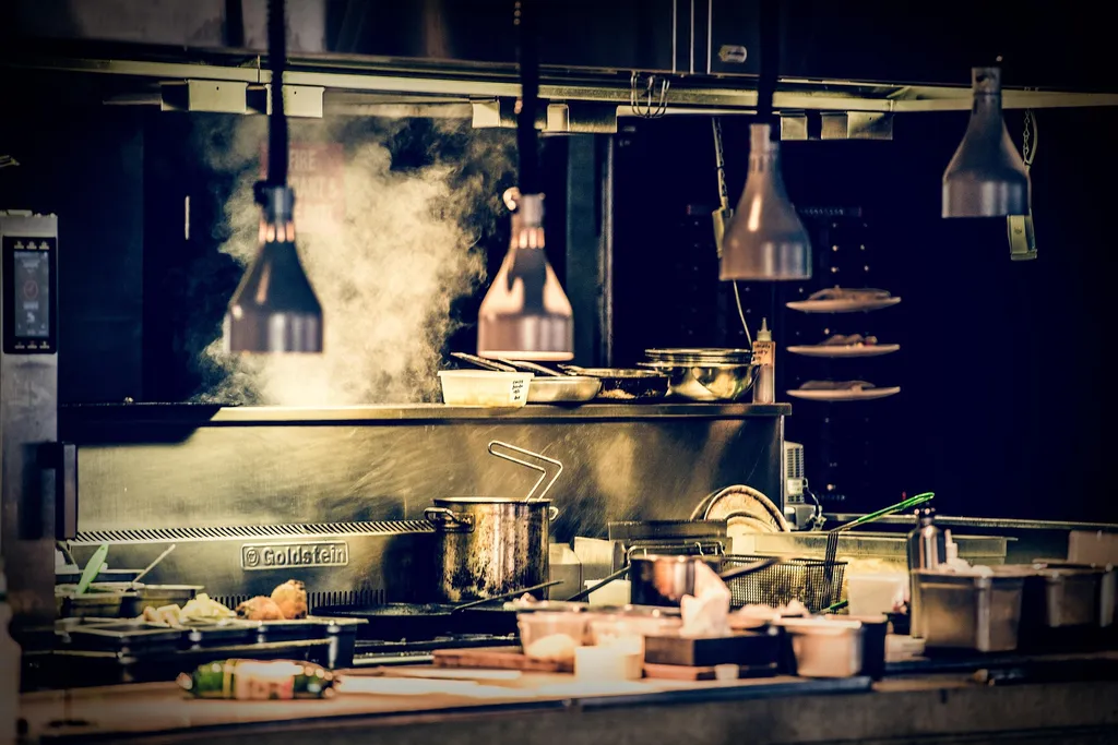 Comment installer un système de contrôle température frigo HACCP à Cannes pour prévenir la perte de marchandises lors des pannes de courant nocturnes ?