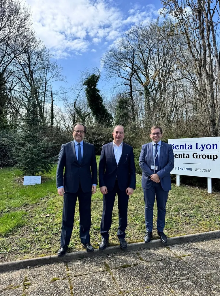 Visite de Benta par Son Excellence Monsieur Rabih El Chaer, Ambassadeur du Liban en France, en présence de Bernard Tannoury, Président Benta, et Damien Parisien, CEO Europe