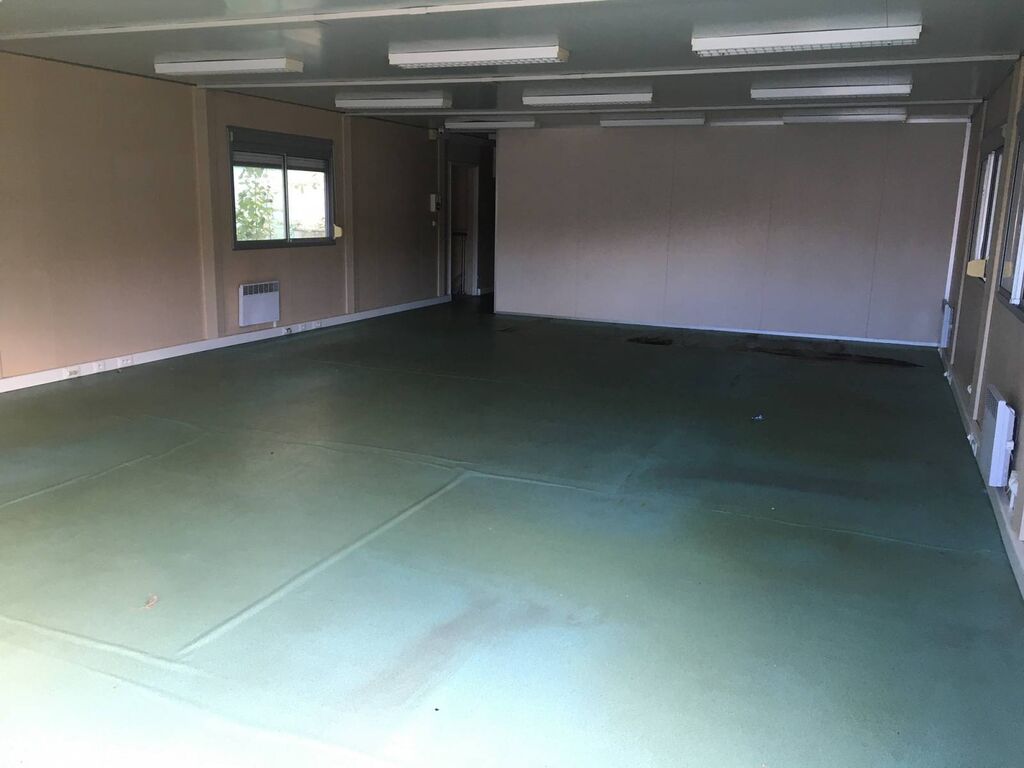 A vendre : Ensemble de 2 locaux industriels à Notre Dame de Gravenchon