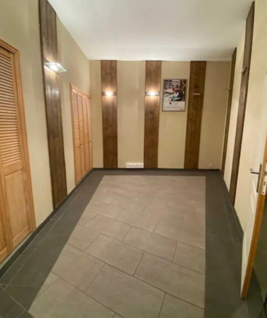 LE HAVRE - A VENDRE Commerce de 63 m2 au RDC d'un immeuble d'habitation dans le quartier Saint-Nicolas