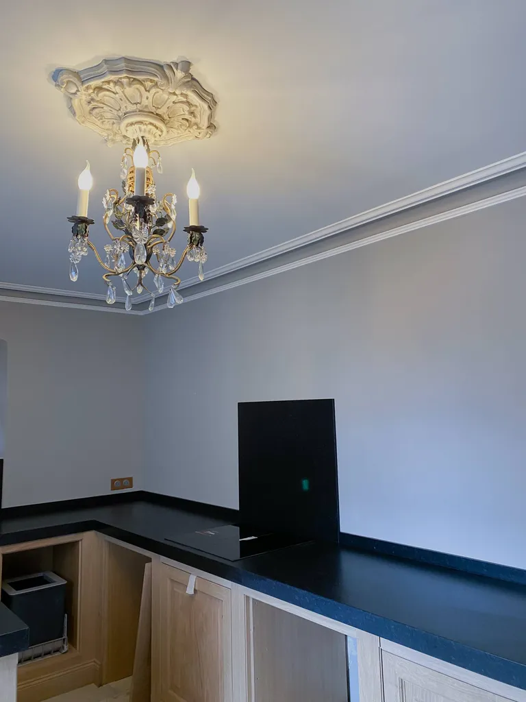 Réalisation et pose d'un plan de cuisine en granit noir Zimbabwé à Arles 