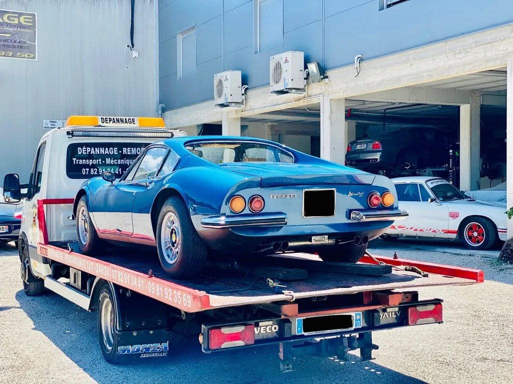 depannage voiture de collection marseille Ferrari Dino à Marseille 