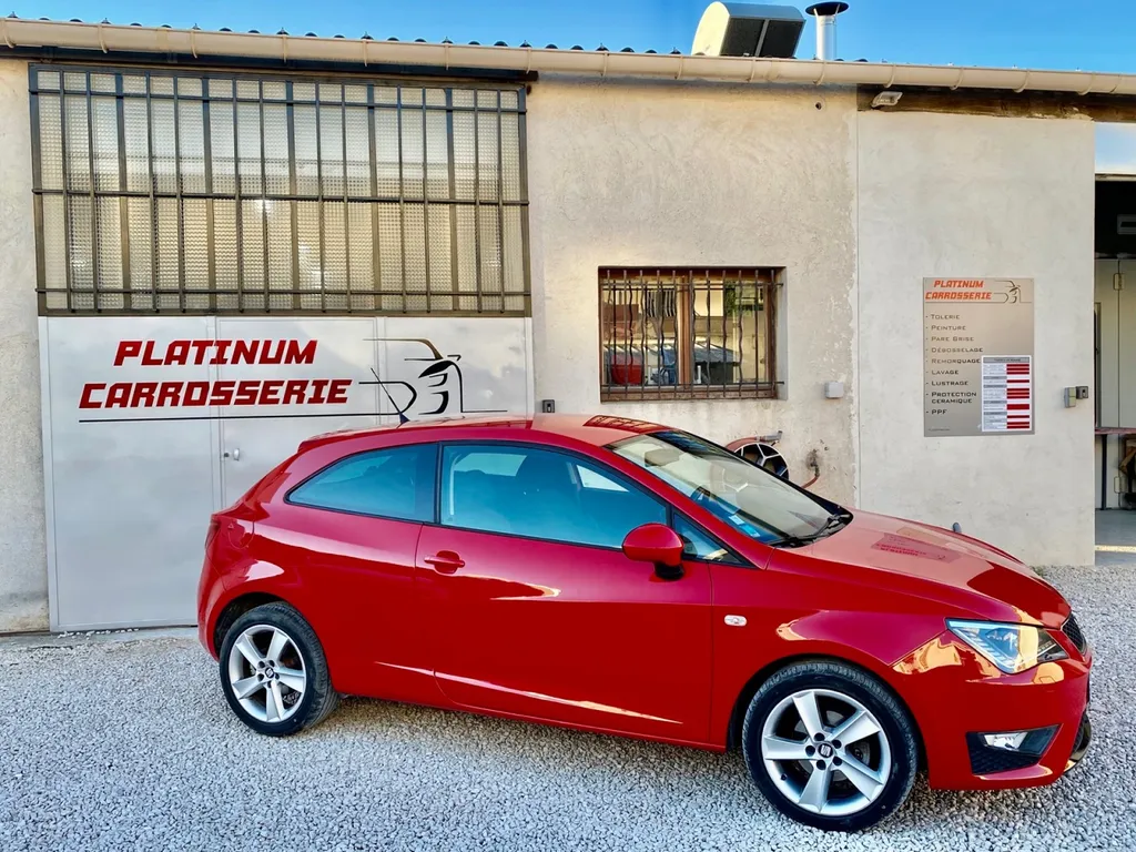 Remise en état de la carrosserie Seat Ibiza FR suite à un vandalisme avec franchise offerte à Carnoux 