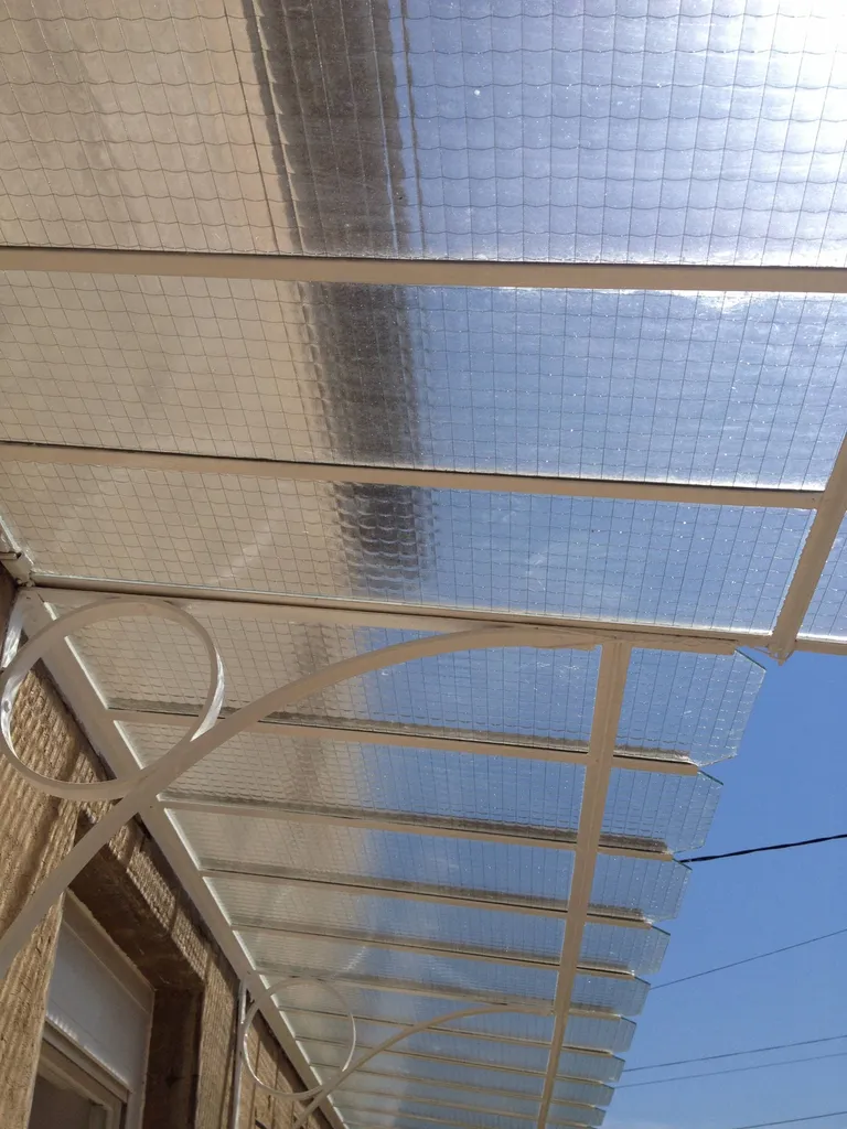 réfection complète de Marquise sur à la grêle à Saint vérand dans le beaujolaisnt veyran