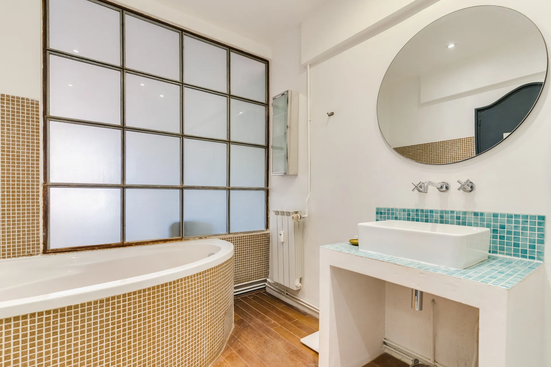 Vente appartement T3 Marseille 8ème  en rez-de-jardin d'une maison de maitre avec parking privatif et couloir de nage