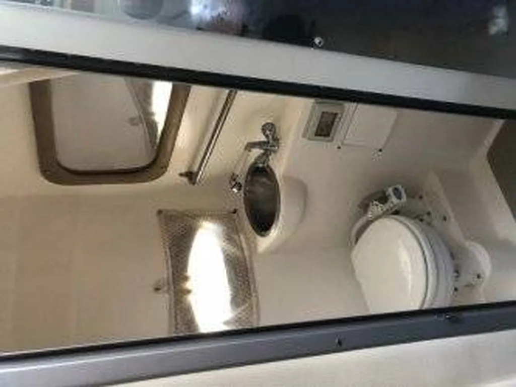 Meilleur courtier en bateaux d'occasion pour vendre une vedette Rinker 260 habitable à bandol 83150