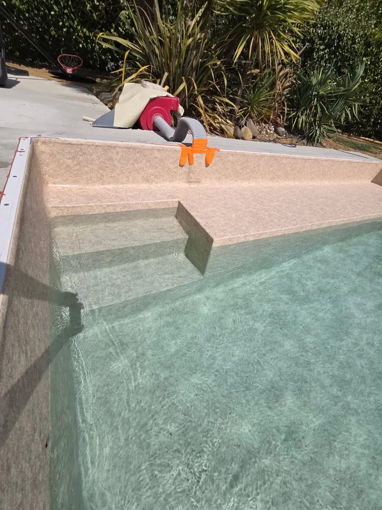 changement de liner ancien par un pisciniste spécialisé au Cap-Ferret