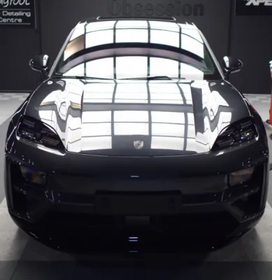 Article de la semaine : Pose de film de protection PPF XPEL sur un Porsche Macan Noir neuf à Lorient (56100)