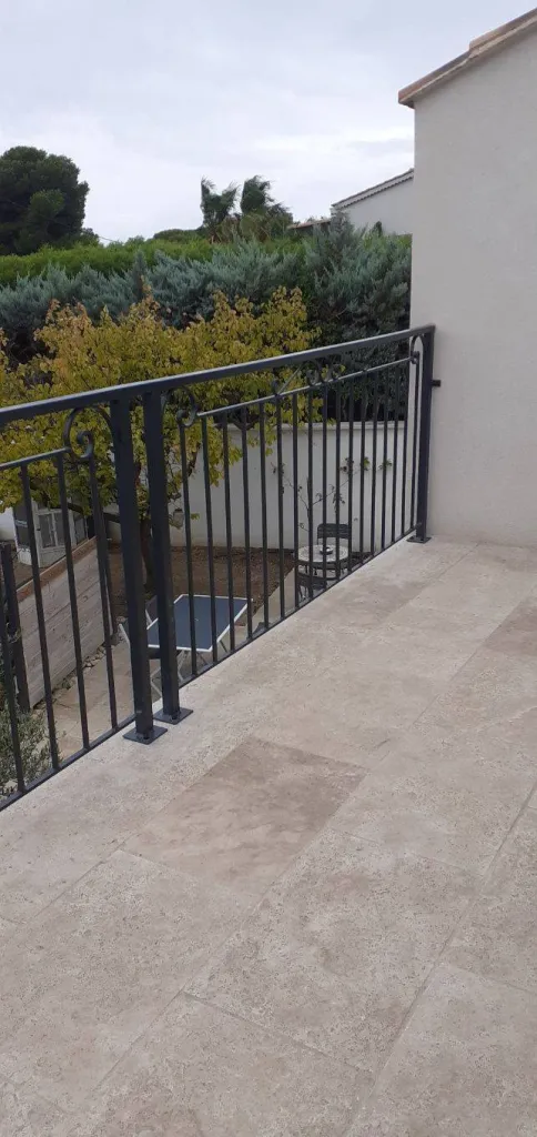 GARDE CORPS FABRIQUES SUR MESURE POUR MISE EN SECURITE TERRASSE ESCALIER BALCON DANS LE 13 MARTIGUES