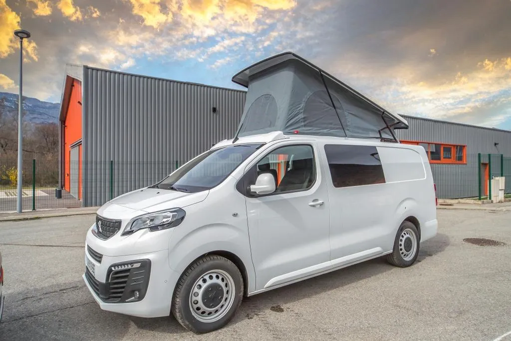 Monter un toit relevable sur Peugeot Expert Long à Grenoble : deux configurations pour un même châssis en Isère