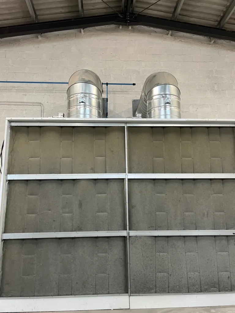 mur de projection de peinture style cabine de peinture carrosserie bordeaux poids lourds