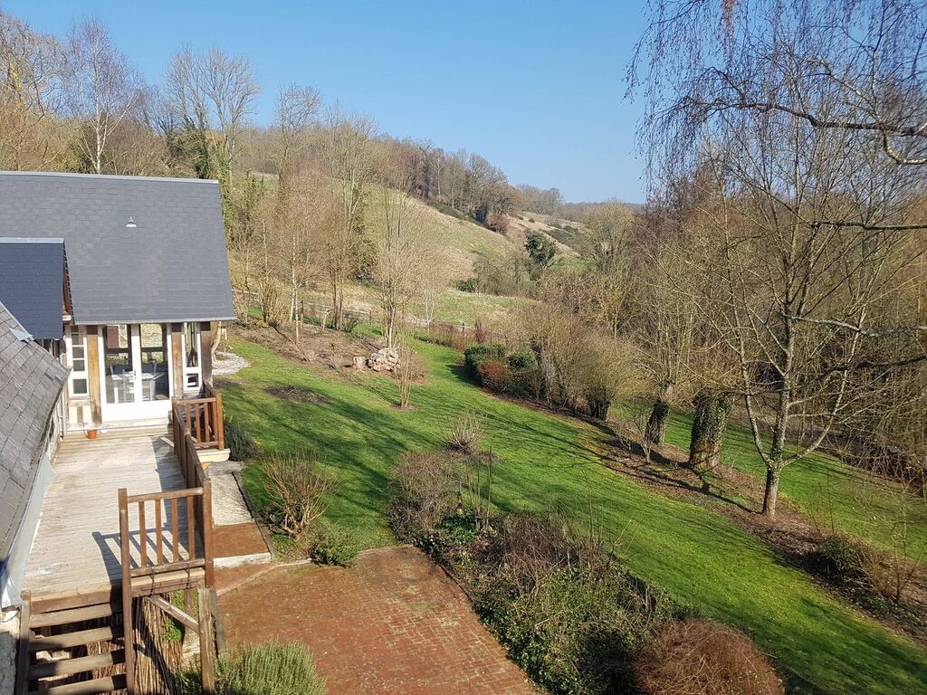 A vendre ensemble normand de caractère avec dépendance et cours d'eau 14130BONNEBOSQ