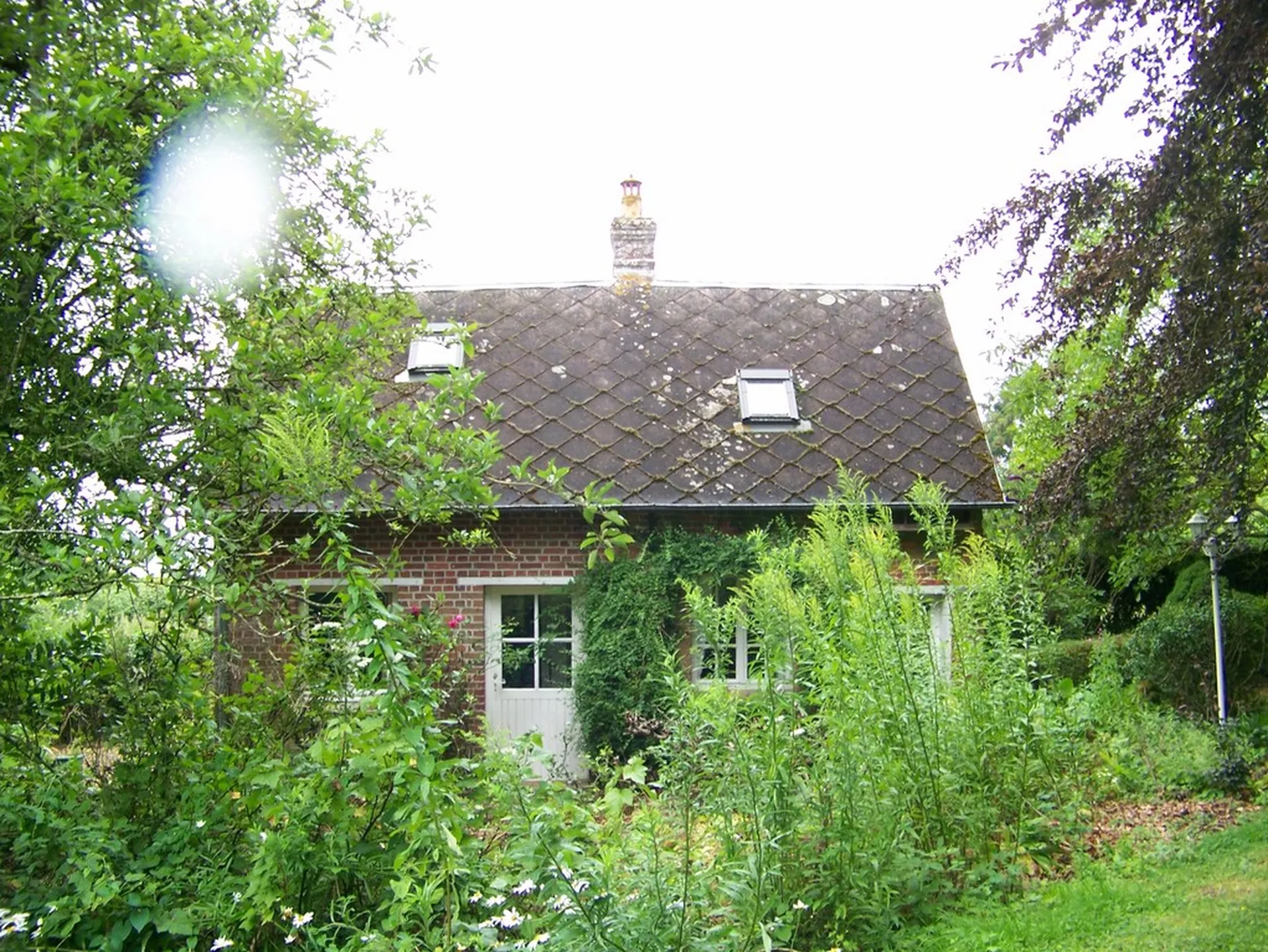 Recherche ensemble immobilier (briques et silex) à environ 30 minutes de la mer Calvados 14