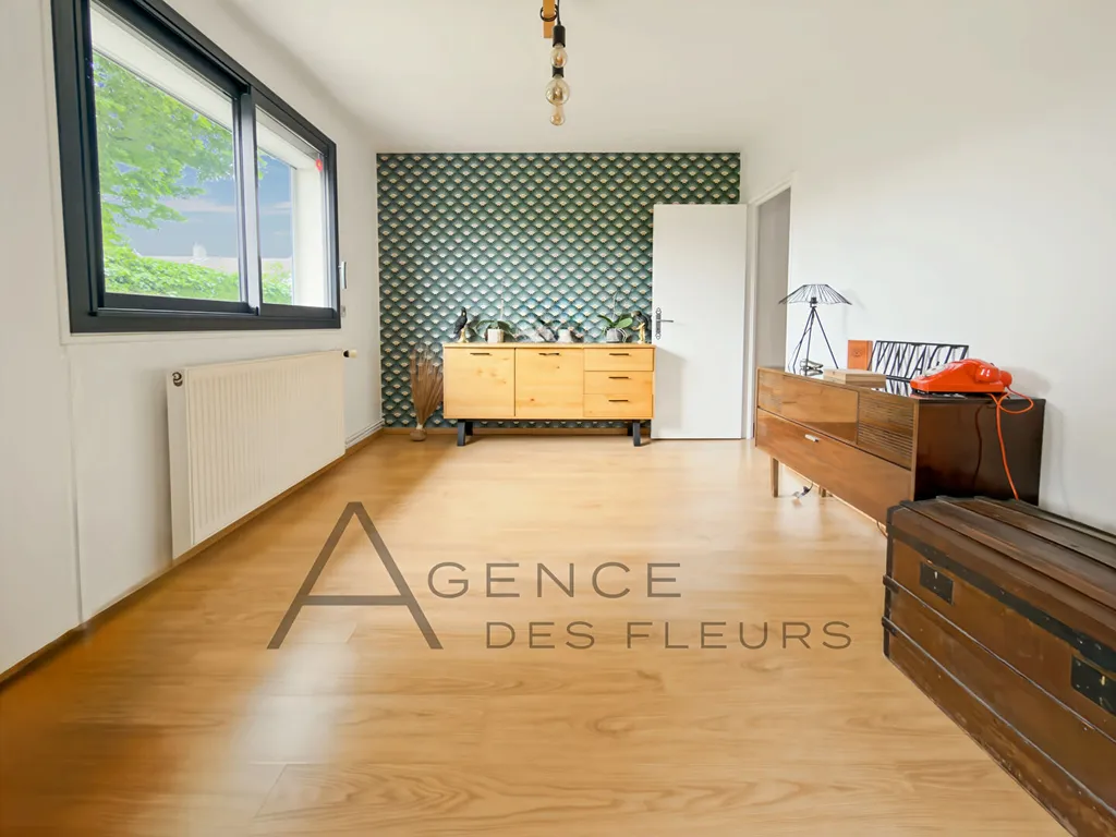 Maison familiale de 223 m² édifiée sur 649 m² de terrain sur la commune de ELBEUF 76500