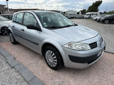 REnaut Mégane II 1.4 98CV 5 Portes