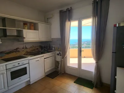 Les Issambres – Villa provençale dominant la Méditerranée. Vue panoramique exceptionnelle, piscine, 180 m² à sublimer selon vos envies.