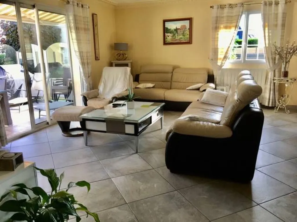 belle maison moderne 76500