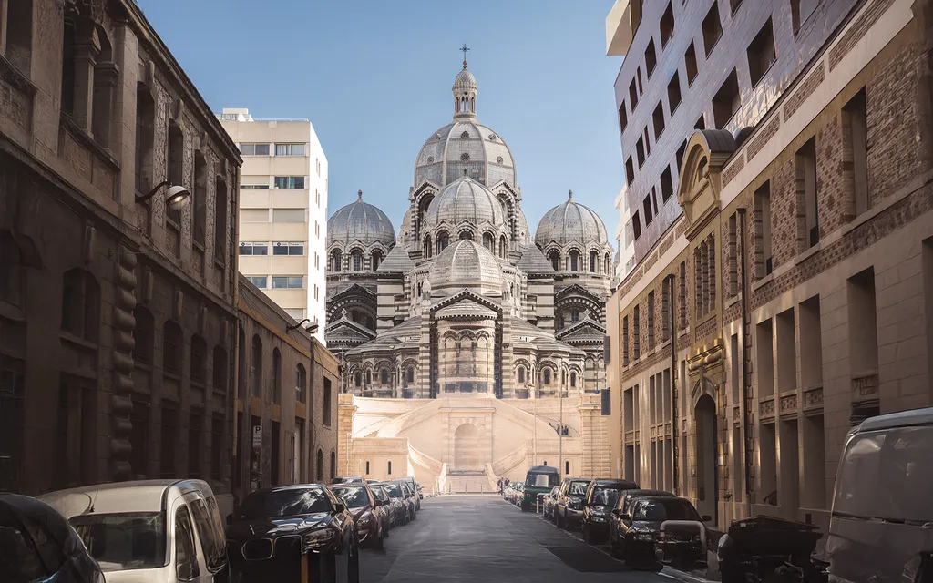 Réserver un transport en taxi conventionné CPAM pour vous rendre à un rdv médical à Marseille