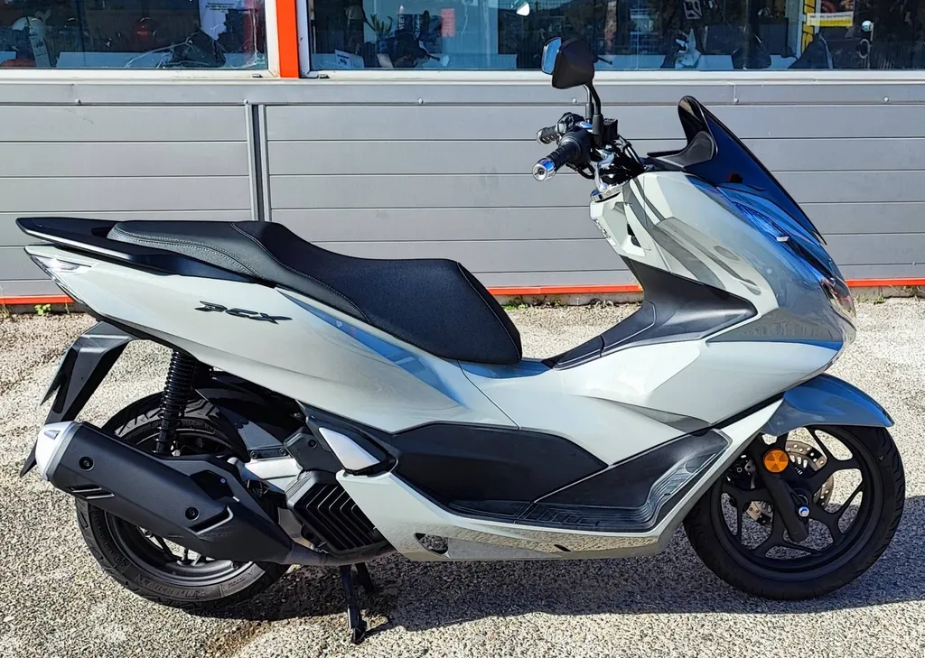 HONDA PCX 125 DU 05/2024 AVEC 270 KM.